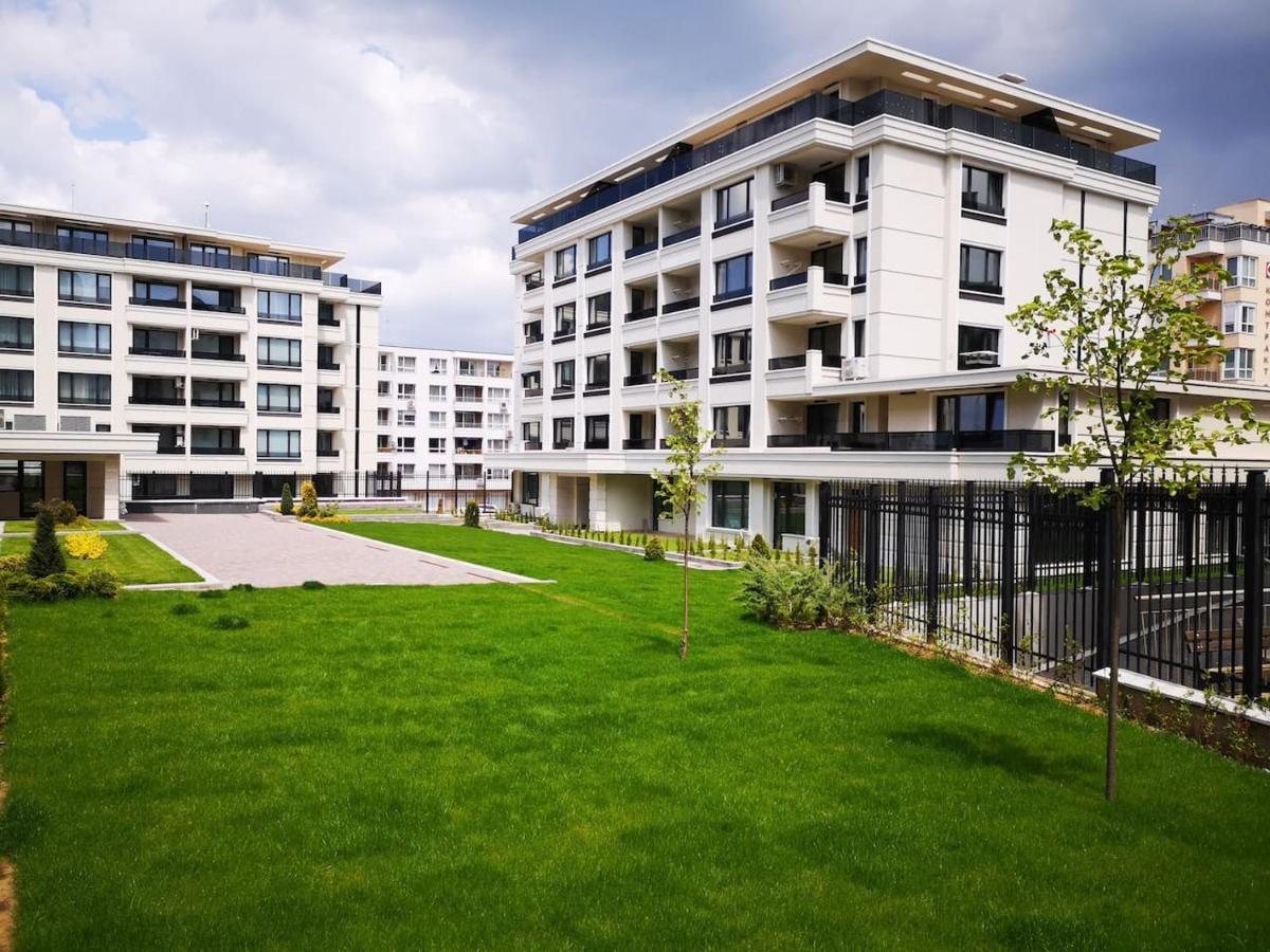 Business And Leisure Apartments In Mladost 2 With Free Garage Sofia Exterior photo